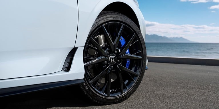 2027 Honda Prelude 19''  Black Wheel detail (exhilarating hybrid coupe).